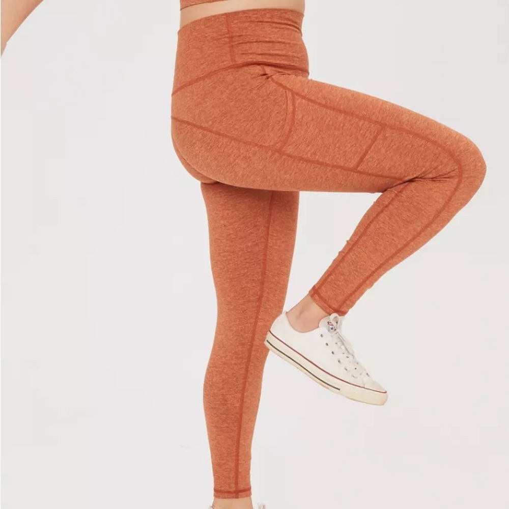 Offline by Aerie The Hugger High Waisted Pocket Legging